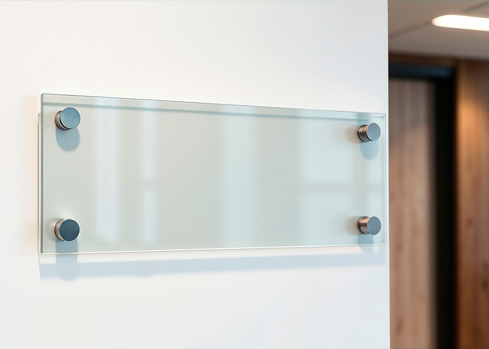 Navneskilt i plastik